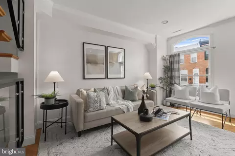 Living - 721 S Decker Ave, Baltimore, MD 21224 photo 1 of 2