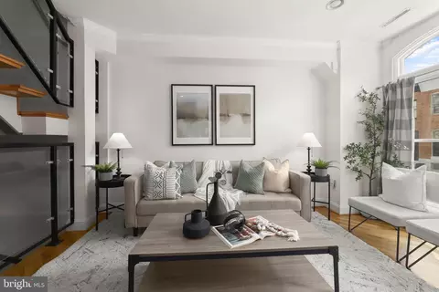 Living - 721 S Decker Ave, Baltimore, MD 21224 photo 2 of 2