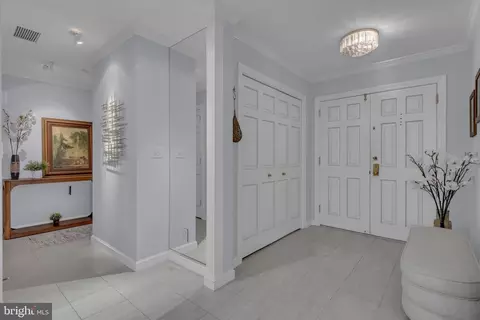 Entry Way - 10 E Lee St #2408, Baltimore, MD 21202 photo 7 of 16