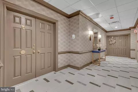 Entry Way - 10 E Lee St #2408, Baltimore, MD 21202 photo 5 of 16