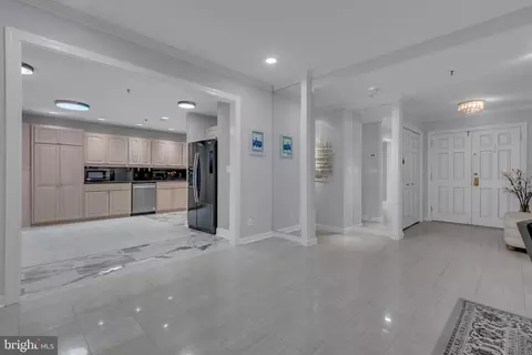 Entry Way - 10 E Lee St #2408, Baltimore, MD 21202 photo 10 of 16