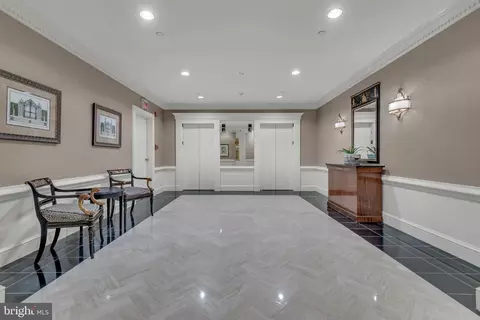 Entry Way - 10 E Lee St #2408, Baltimore, MD 21202 photo 3 of 16
