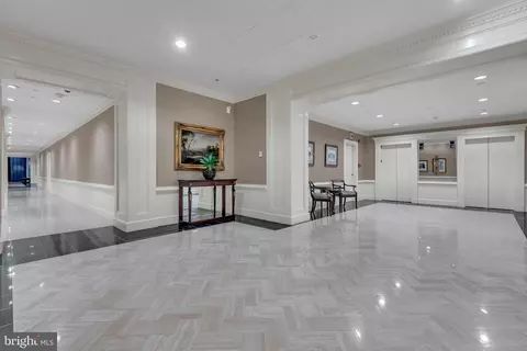 Entry Way - 10 E Lee St #2408, Baltimore, MD 21202 photo 4 of 16