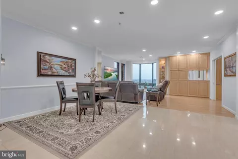 Dining - 10 E Lee St #2408, Baltimore, MD 21202 photo 2 of 2