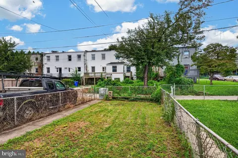 Exterior - 4960 Edgemere Ave, Baltimore, MD 21215 photo 4 of 5
