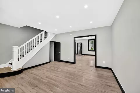 Entry Way - 4960 Edgemere Ave, Baltimore, MD 21215 photo 1 of 7