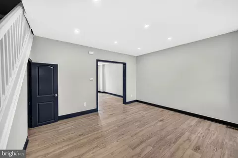 Entry Way - 4960 Edgemere Ave, Baltimore, MD 21215 photo 2 of 7