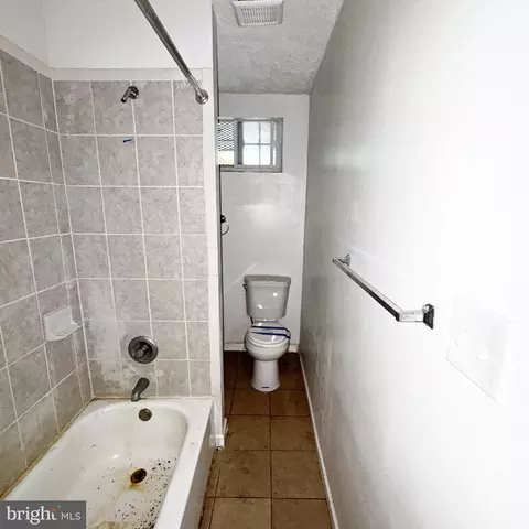 Bath - 2618 E Oliver St, Baltimore, MD 21213 photo 1 of 1