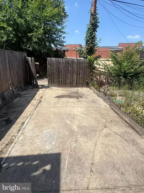 Exterior - 2618 E Oliver St, Baltimore, MD 21213 photo 3 of 3