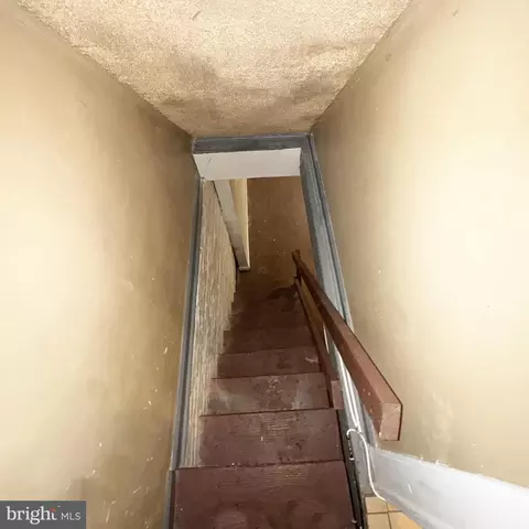 Entry Way - 2618 E Oliver St, Baltimore, MD 21213 photo 5 of 5