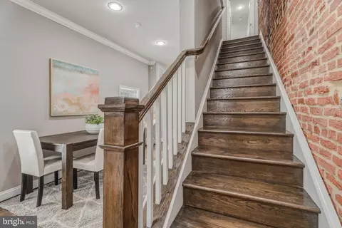 Entry Way - 610 S Robinson St, Baltimore, MD 21224 photo 6 of 9