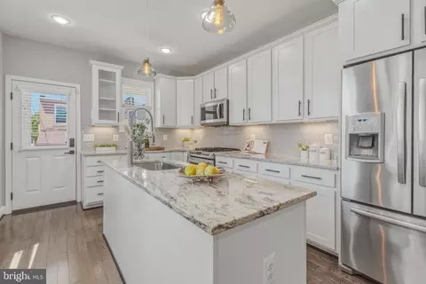 Kitchen - 610 S Robinson St, Baltimore, MD 21224 photo 2 of 3