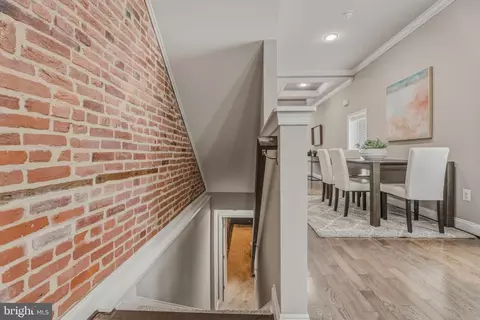Entry Way - 610 S Robinson St, Baltimore, MD 21224 photo 4 of 9