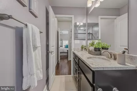 Entry Way - 610 S Robinson St, Baltimore, MD 21224 photo 8 of 9