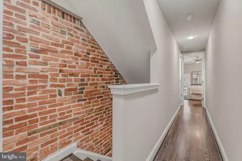 Entry Way - 610 S Robinson St, Baltimore, MD 21224 photo 7 of 9