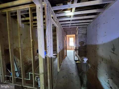 Entry Way - 1666 Cliftview Ave, Baltimore, MD 21213 photo 1 of 6