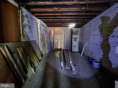 Entry Way - 1666 Cliftview Ave, Baltimore, MD 21213 photo 5 of 6