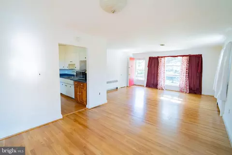 Living - 502 S Beechfield Ave, Baltimore, MD 21229 photo 1 of 3