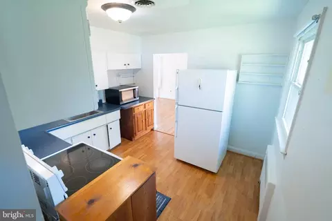 Entry Way - 502 S Beechfield Ave, Baltimore, MD 21229 photo 1 of 1