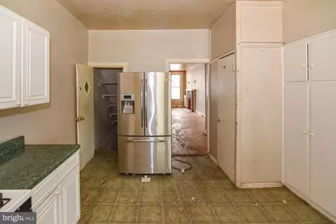 Entry Way - 512 E 35th St, Baltimore, MD 21218 photo 2 of 10
