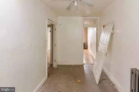 Entry Way - 512 E 35th St, Baltimore, MD 21218 photo 5 of 10
