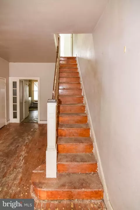 Entry Way - 512 E 35th St, Baltimore, MD 21218 photo 3 of 10