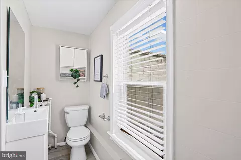 Bath - 537 E Gittings St, Baltimore, MD 21230 photo 1 of 2