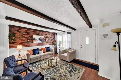 Entry Way - 4021 Elmora Ave, Baltimore, MD 21213 photo 1 of 2