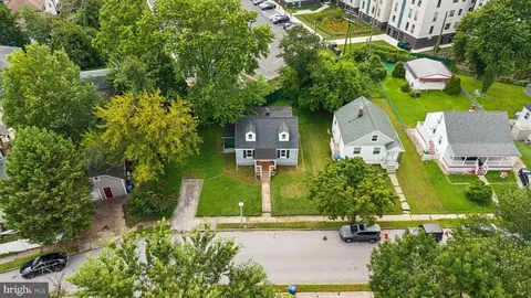 View/Area - 3015 Grindon Ave, Baltimore, MD 21214 photo 2 of 7