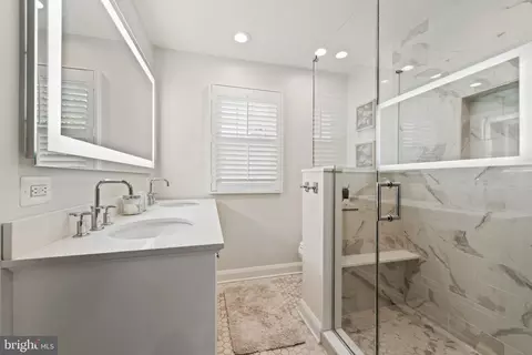 Bath - 304 Cedarcroft Rd, Baltimore, MD 21212 photo 1 of 3