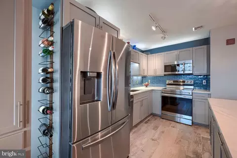 Kitchen - 1200 Steuart St #528, Baltimore, MD 21230 photo 4 of 10