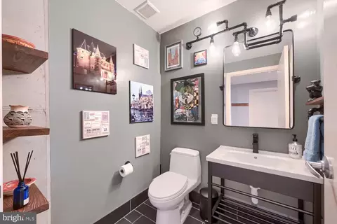 Bath - 1200 Steuart St #528, Baltimore, MD 21230 photo 1 of 5