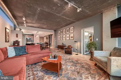 Living - 1200 Steuart St #528, Baltimore, MD 21230 photo 3 of 7