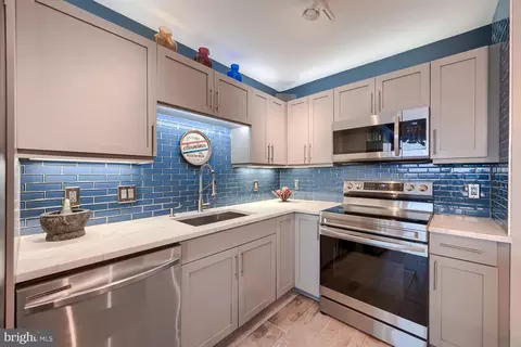 Kitchen - 1200 Steuart St #528, Baltimore, MD 21230 photo 6 of 10