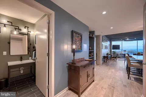 Entry Way - 1200 Steuart St #528, Baltimore, MD 21230 photo 1 of 4