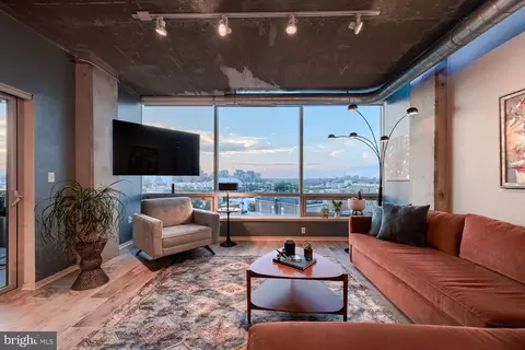 Living - 1200 Steuart St #528, Baltimore, MD 21230 photo 6 of 7