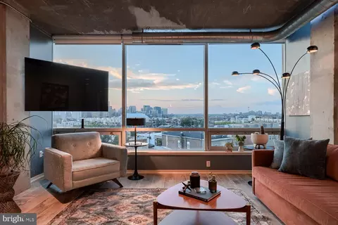 Living - 1200 Steuart St #528, Baltimore, MD 21230 photo 1 of 7