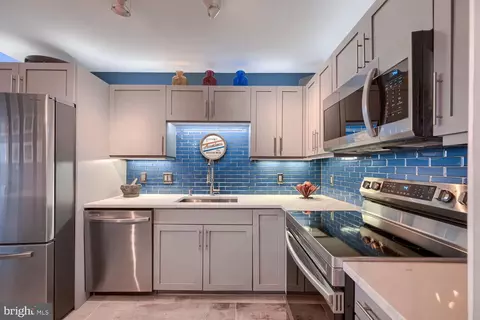 Kitchen - 1200 Steuart St #528, Baltimore, MD 21230 photo 7 of 10