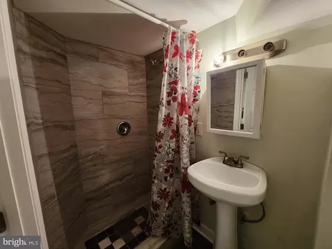 Bath - 723 N Glover St, Baltimore, MD 21205 photo 4 of 4