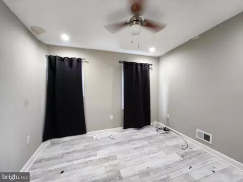 Entry Way - 723 N Glover St, Baltimore, MD 21205 photo 6 of 12