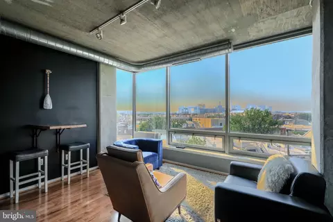 Living - 1200 Steuart St #427, Baltimore, MD 21230 photo 3 of 5
