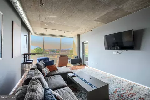 Living - 1200 Steuart St #427, Baltimore, MD 21230 photo 2 of 5
