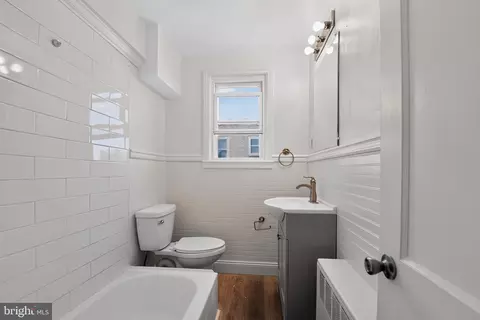 Bath - 3720 Greenvale Rd, Baltimore, MD 21229 photo 2 of 2