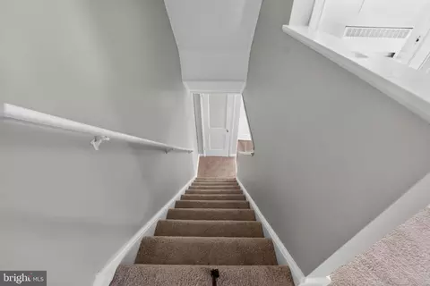 Entry Way - 3720 Greenvale Rd, Baltimore, MD 21229 photo 5 of 5
