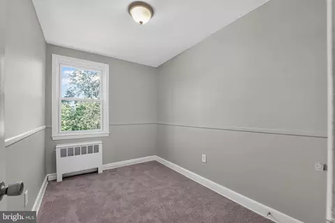 Bedroom - 3720 Greenvale Rd, Baltimore, MD 21229 photo 3 of 3