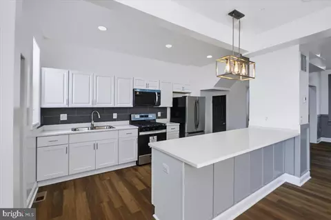 Entry Way - 3507 W Garrison Ave, Baltimore, MD 21215 photo 6 of 27