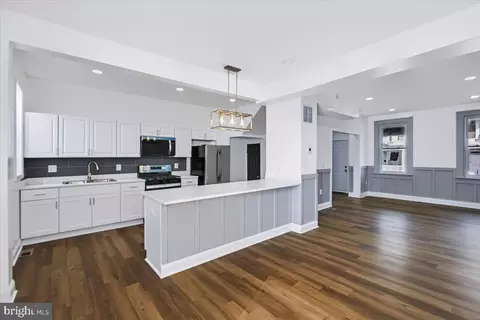 Entry Way - 3507 W Garrison Ave, Baltimore, MD 21215 photo 19 of 27