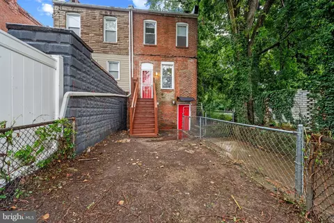 Exterior - 442 S Augusta Ave, Baltimore, MD 21229 photo 3 of 4