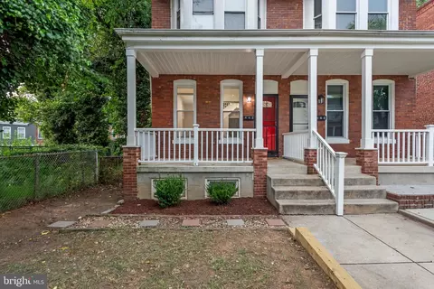 Exterior - 442 S Augusta Ave, Baltimore, MD 21229 photo 1 of 4