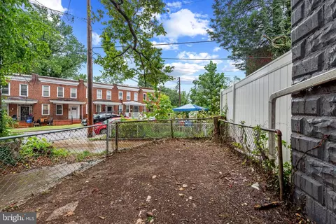 Exterior - 442 S Augusta Ave, Baltimore, MD 21229 photo 2 of 4